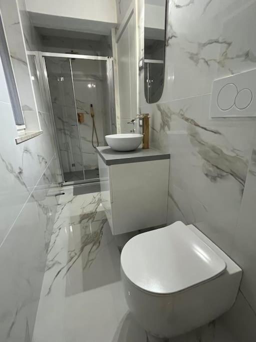 Appartamento Nuovo E Confortevole Montecchio Maggiore Exterior foto